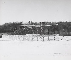 Click to
enlarge. Partially-completed antenna for the
tracking station.